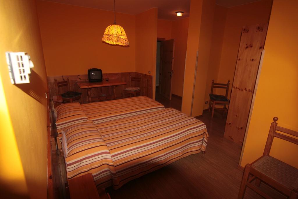 Albergo Trieste Tambre dʼAlpago Quarto foto
