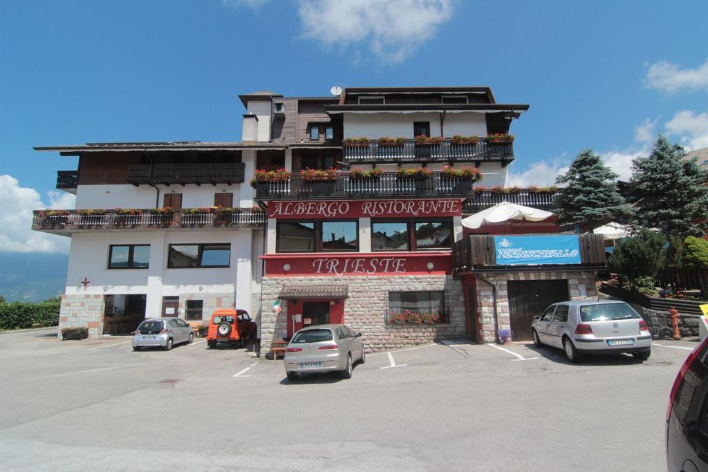 Albergo Trieste Tambre dʼAlpago Exterior foto