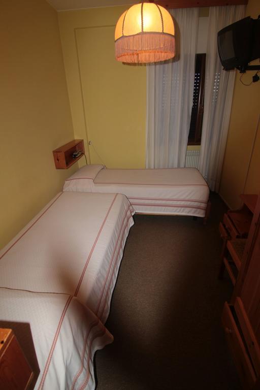 Albergo Trieste Tambre dʼAlpago Quarto foto