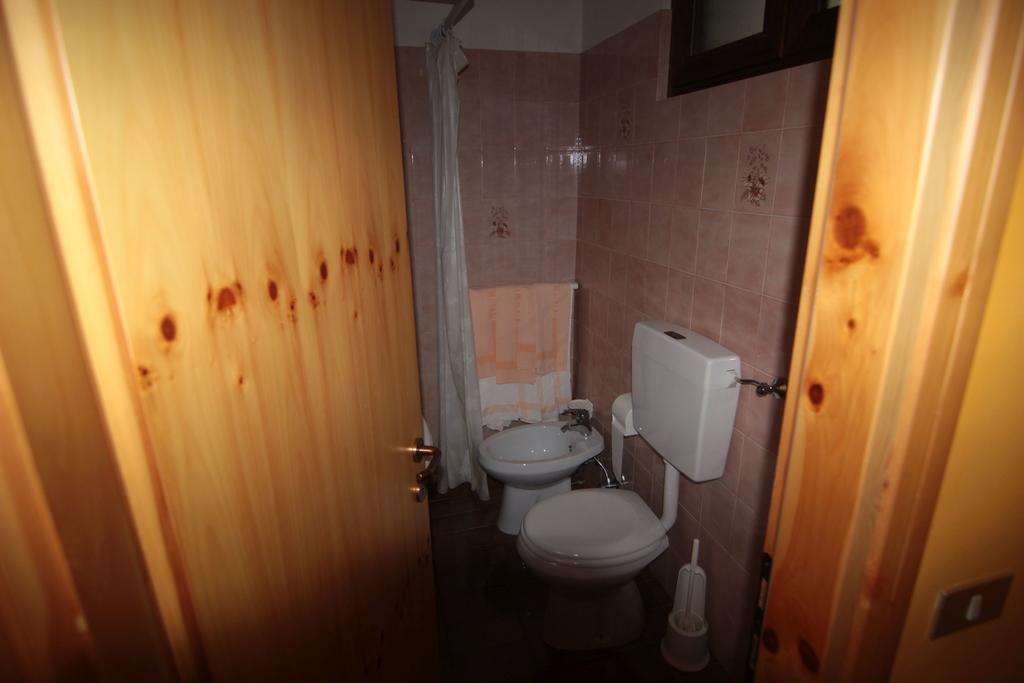 Albergo Trieste Tambre dʼAlpago Quarto foto